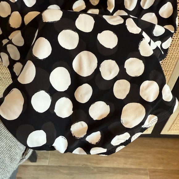 LA BLANCA one-piece swimming suit. Black and white polka dot. - Picture 5 of 13